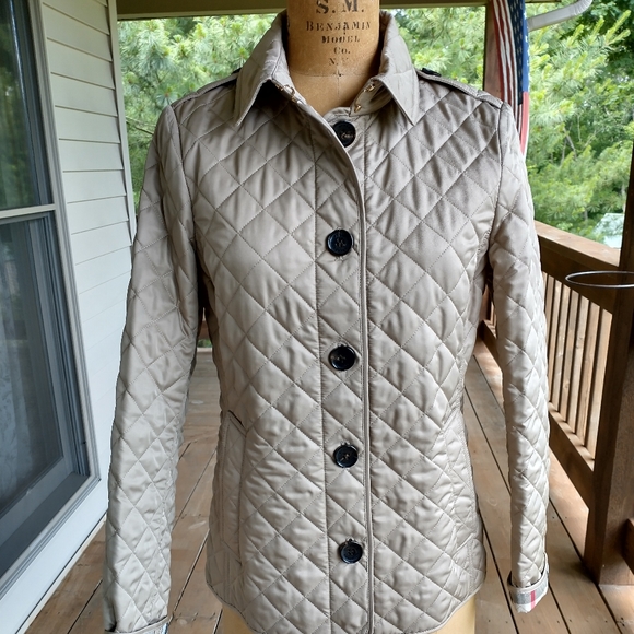 COPY - Burberry Quilted Jacket - Picture 1 of 12